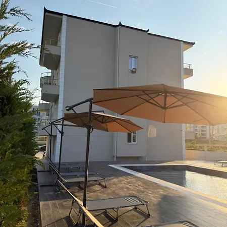 Soleya Pool Golem (Tirana)