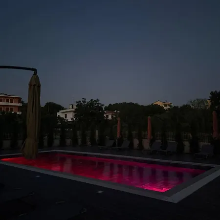 Arkej Pool Aparthotel Golem (Tirana)